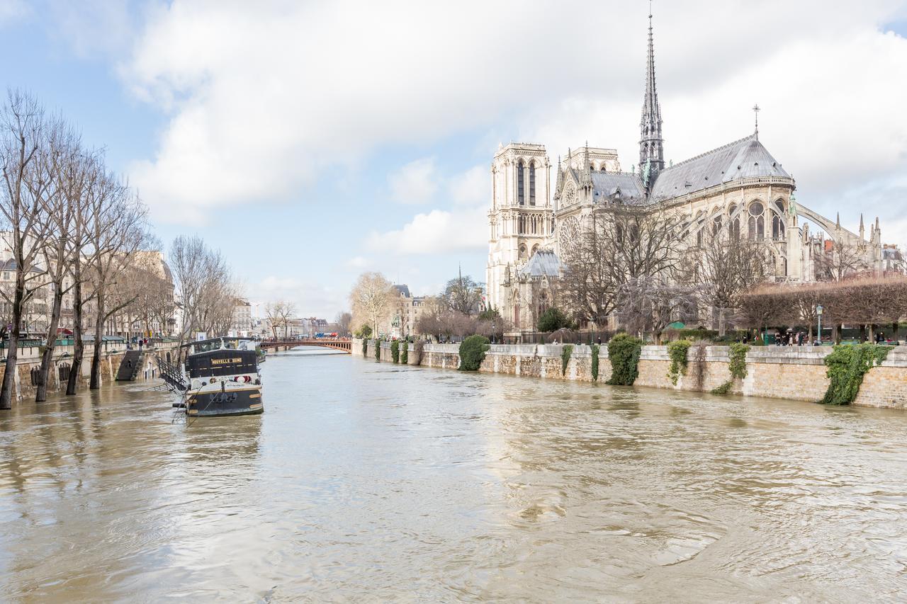 Veeve - Overlooking The Seine On Ile De La Cite Paris Exterior foto